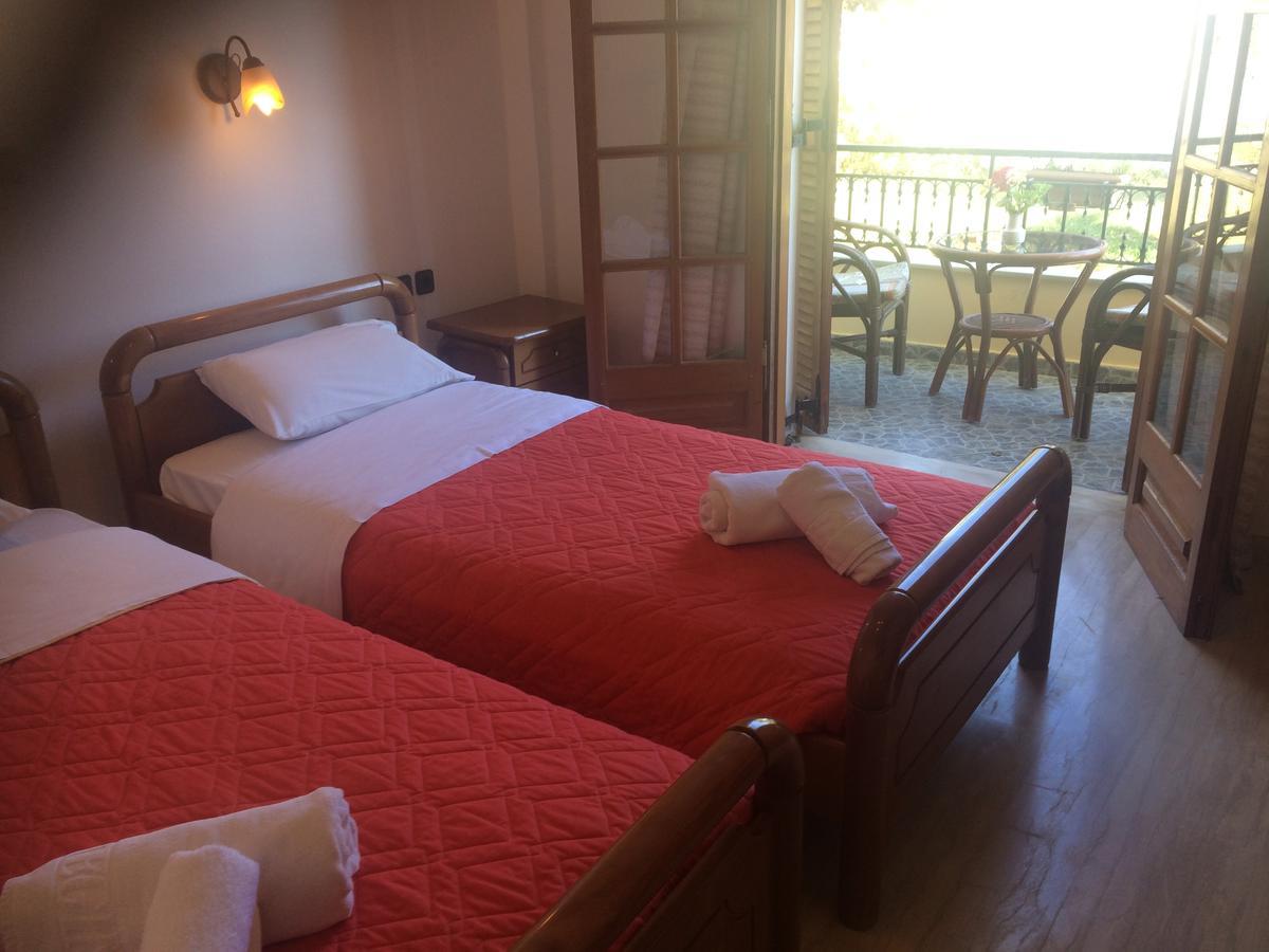 Regina Nina Hotel Vasilátika Eksteriør billede